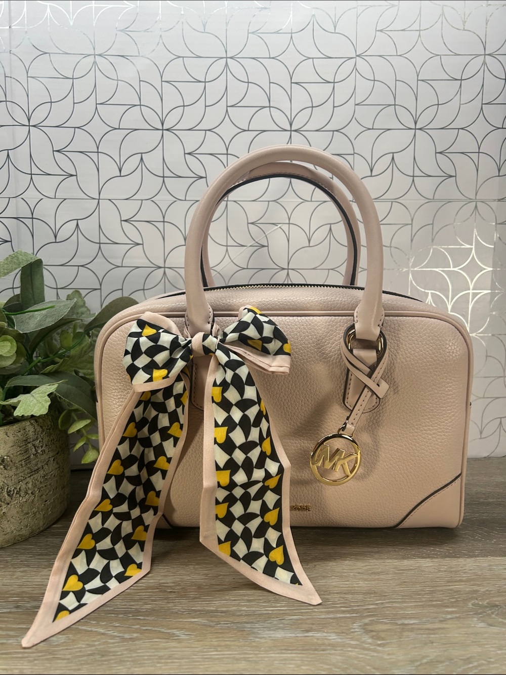 NWT Michael Kors Blush Pebble Leather Crossbody Bag with Gold Hardware